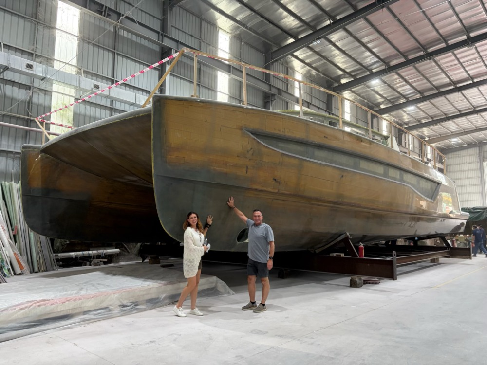 Owner visit to GranOcean shipyard in China.